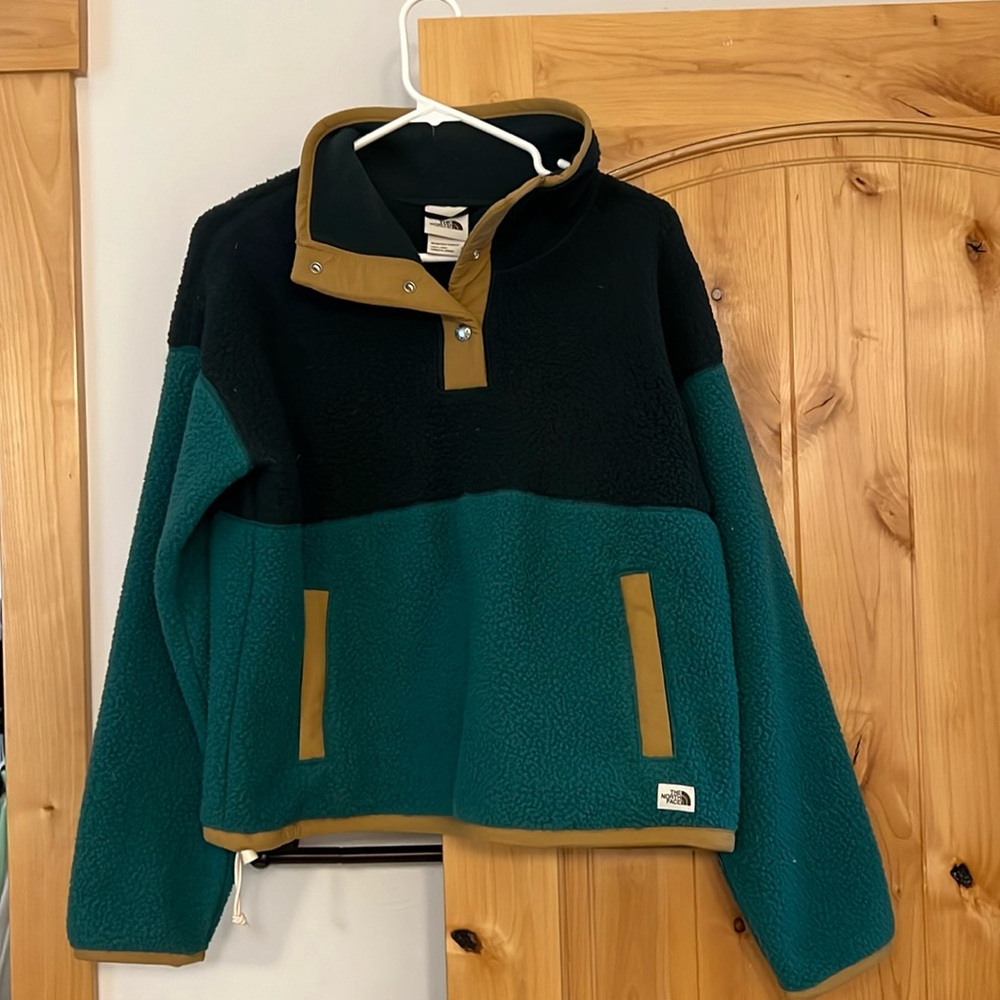 Brand new w/o tags North Face fleece